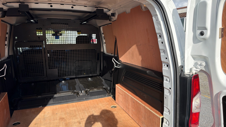 Peugeot Partner Long Diesel 850 1.5 BlueHDi 100 Professional Premium Crew Van